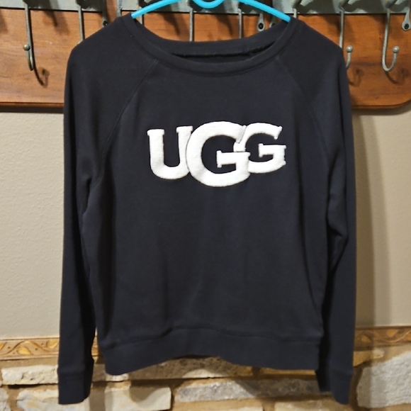 UGG Black and White Logo Sweatshirt Size Medium - Picture 1 of 6